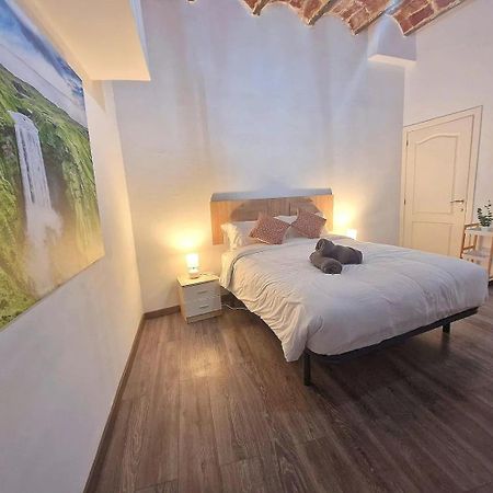 Apartahotel Casa Batito L'Hospitalet de Llobregat Buitenkant foto