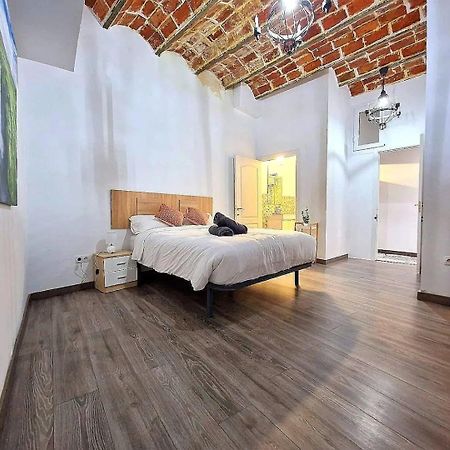 Apartahotel Casa Batito L'Hospitalet de Llobregat Buitenkant foto