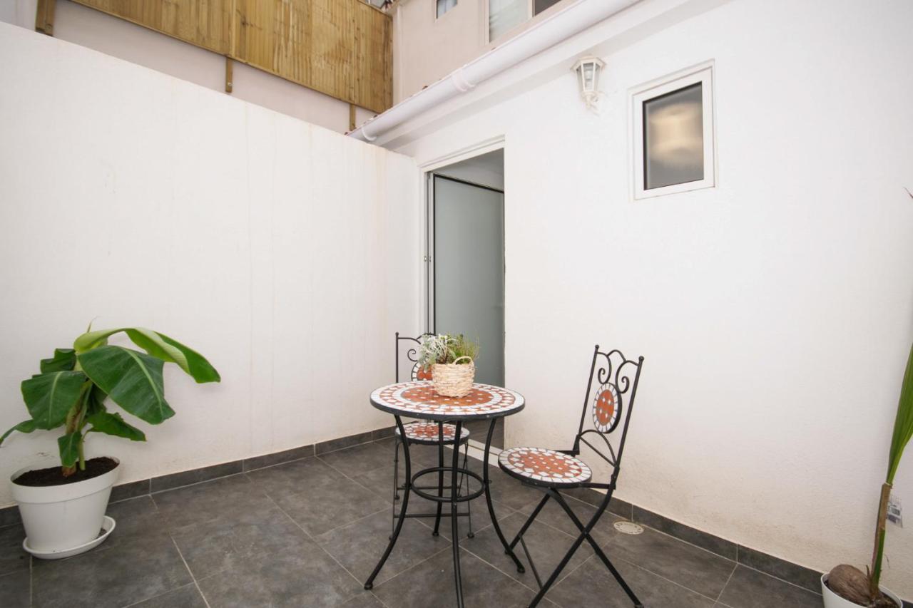 Apartahotel Casa Batito L'Hospitalet de Llobregat Buitenkant foto