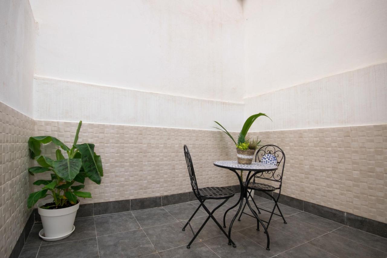 Apartahotel Casa Batito L'Hospitalet de Llobregat Buitenkant foto