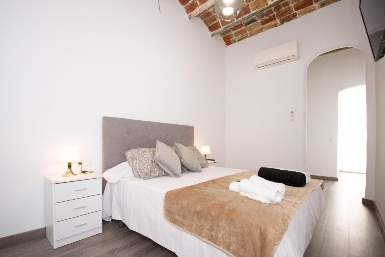 Apartahotel Casa Batito L'Hospitalet de Llobregat Buitenkant foto
